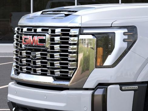 New 2026 GMC Sierra 3500 Denali w/ Denali Reserve Package AWD/4WD image 13