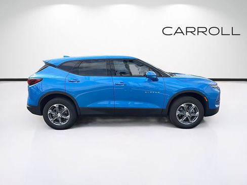 Used 2024 Chevrolet Blazer LT FWD image 2