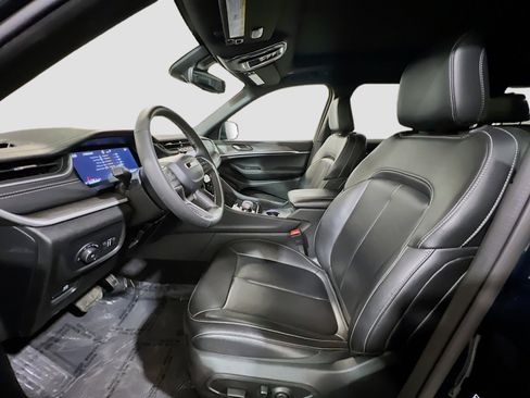 Used 2024 Jeep Grand Cherokee L Limited image 15