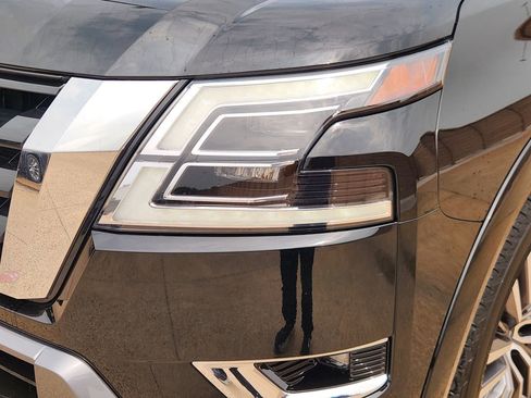 Used 2024 Nissan Armada SL w/ Captain's Chairs Package RWD image 8