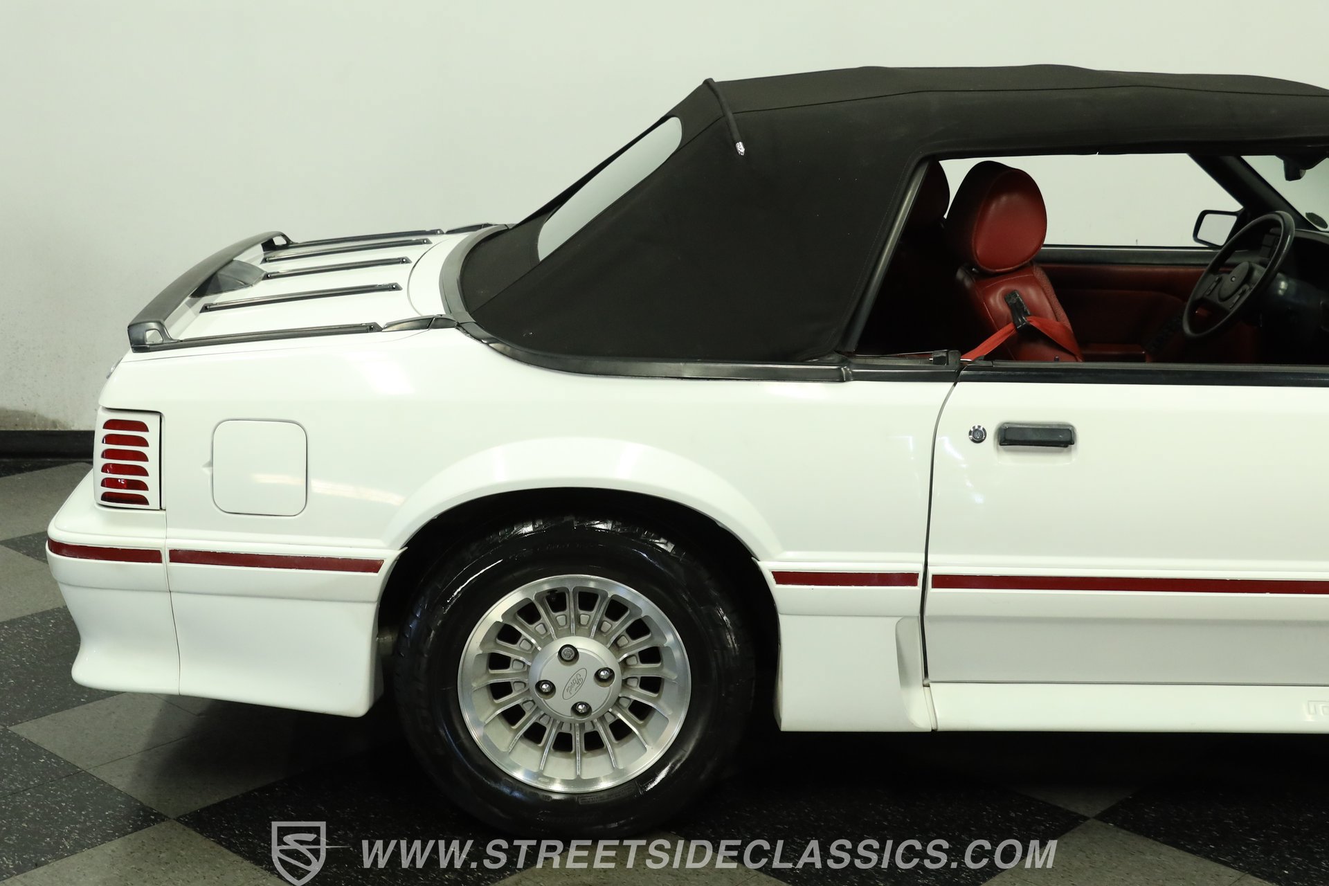 Used 1987 Ford Mustang GT RWD image 28