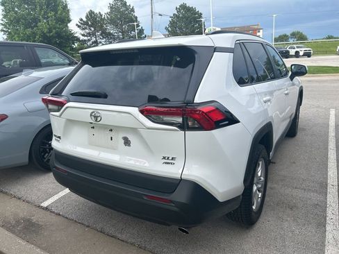 Used 2020 Toyota RAV4 XLE w/ XLE Grade Weather Package AWD/4WD image 4
