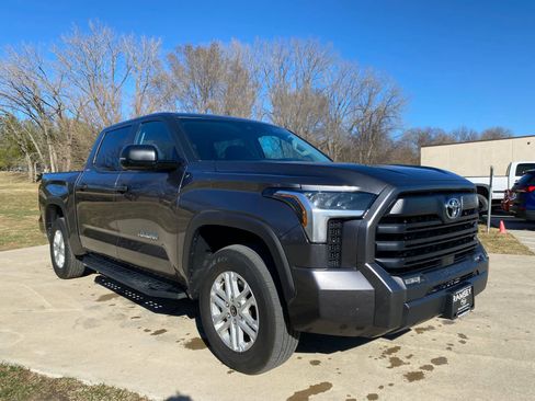 Used 2023 Toyota Tundra SR5 w/ SR5 Convenience Package image 8