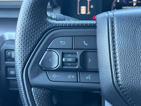 Used 2025 Toyota Tacoma SR5 image 27