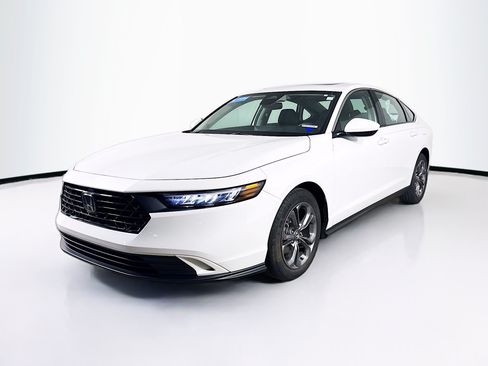 Used 2024 Honda Accord EX image 4