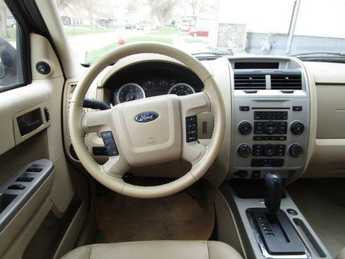 Used 2010 Ford Escape XLT image 12
