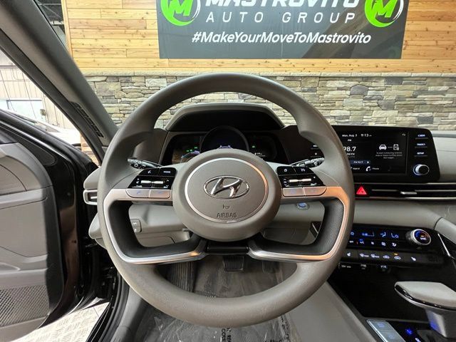 Certified 2023 Hyundai Elantra Blue FWD image 20