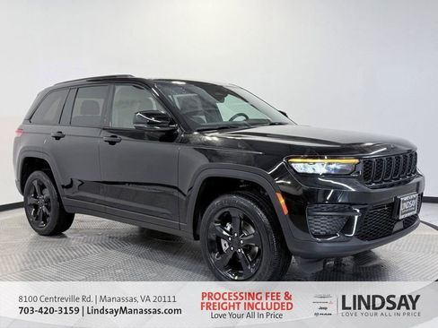 New 2025 Jeep Grand Cherokee Altitude AWD/4WD image 1
