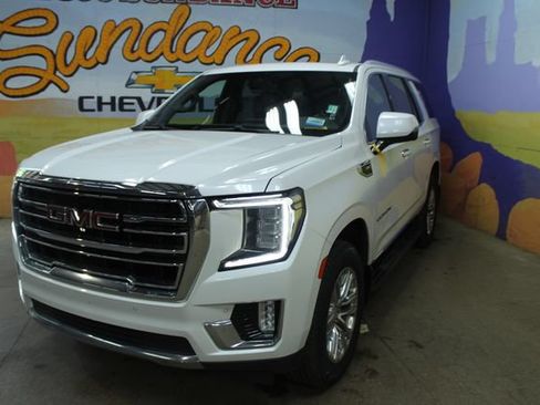 Used 2021 GMC Yukon SLT w/ SLT Luxury Package AWD/4WD image 4