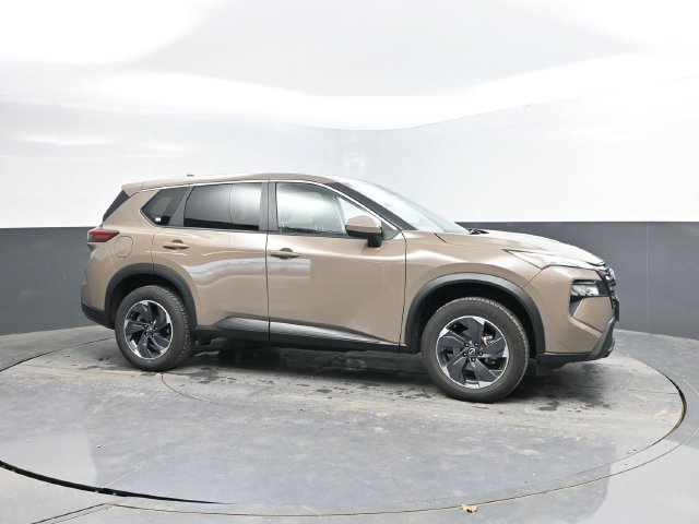 Used 2025 Nissan Rogue SV AWD/4WD image 3