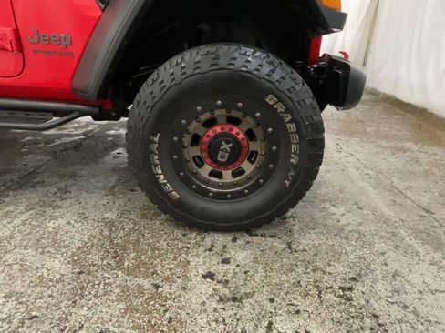 Used 2019 Jeep Wrangler Unlimited Rubicon w/ Dual Top Group AWD/4WD image 17