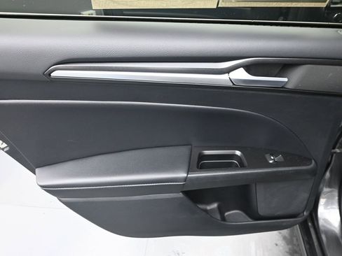 Used 2018 Ford Fusion Energi Titanium image 26