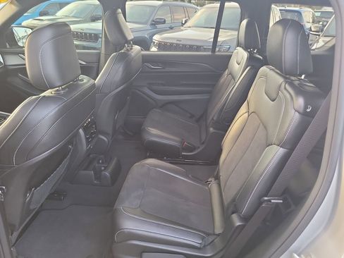 Certified 2024 Jeep Grand Cherokee L Altitude image 12