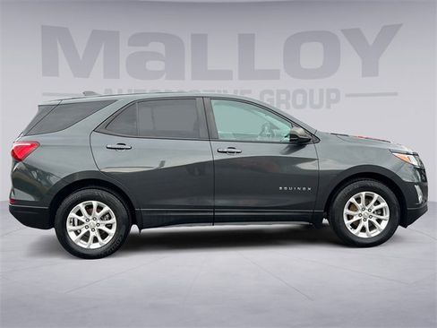 Used 2021 Chevrolet Equinox LS w/ LS Convenience Package image 2