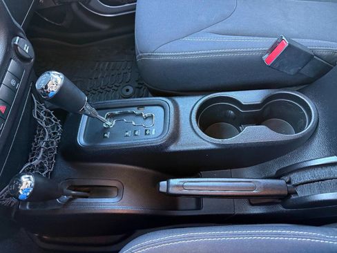 Used 2016 Jeep Wrangler Unlimited Sahara w/ Connectivity Group image 35