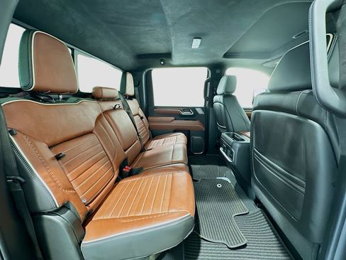 Used 2025 GMC Sierra 3500 Denali Ultimate image 29