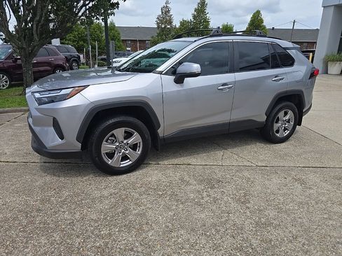 Used 2023 Toyota RAV4 XLE w/ Convenience Package FWD image 19