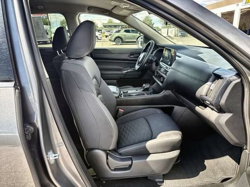 Used 2024 Nissan Pathfinder S AWD/4WD image 24