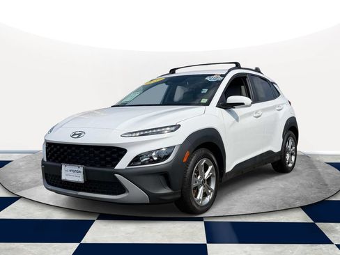 Used 2023 Hyundai Kona SEL AWD/4WD image 2
