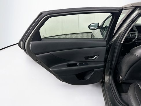 Used 2025 Hyundai Elantra Limited FWD image 26