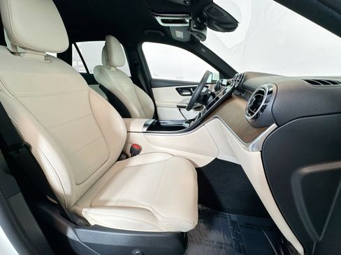 Certified 2025 Mercedes-Benz GLC 300 image 26