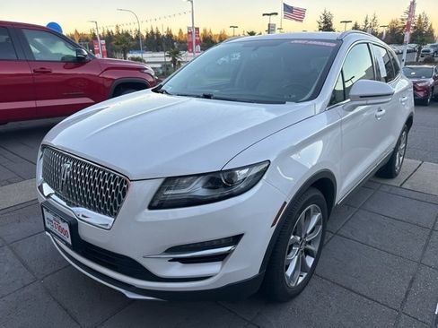 Used 2019 Lincoln MKC Select w/ Select Plus Package image 3