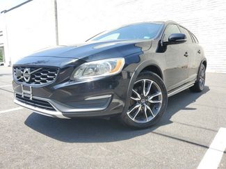 Used 2016 Volvo V60 T5 Cross Country image 1