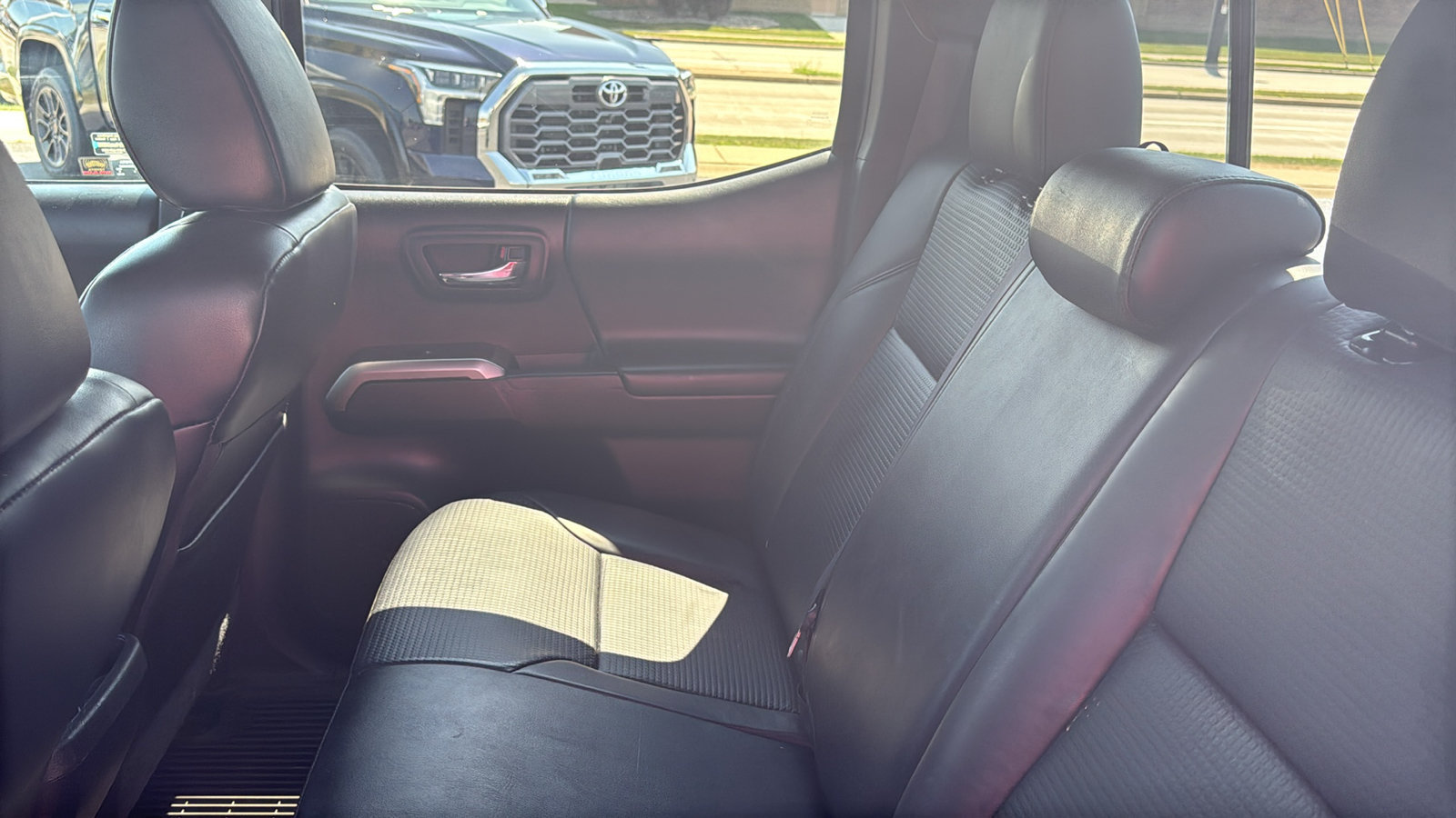 Used 2019 Toyota Tacoma Limited AWD/4WD image 20