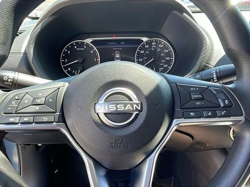 Used 2025 Nissan Sentra SV w/ Trunk Package image 22