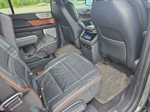 Certified 2024 Lincoln Navigator Black Label AWD/4WD image 11