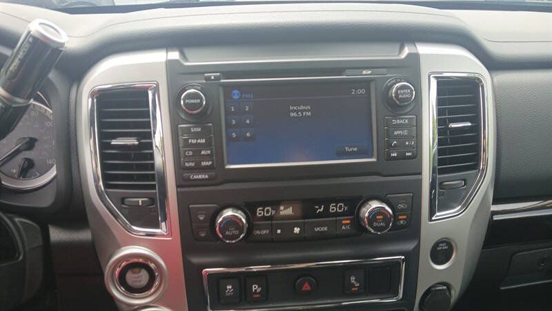 Used 2017 Nissan Titan SV AWD/4WD image 12