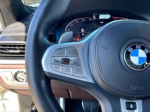 Used 2022 BMW 740i w/ Luxury Rear Seating Package image 20