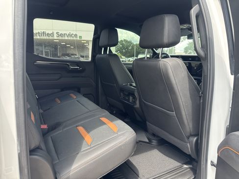 Used 2025 GMC Sierra 1500 AT4 AWD/4WD image 12