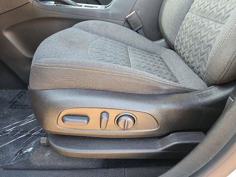 Used 2022 Chevrolet Equinox LT FWD image 24