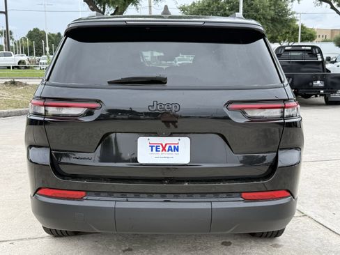 Used 2023 Jeep Grand Cherokee L Laredo image 6