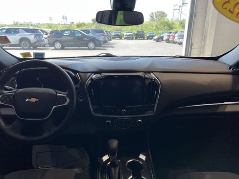 Used 2023 Chevrolet Traverse LT AWD/4WD image 11