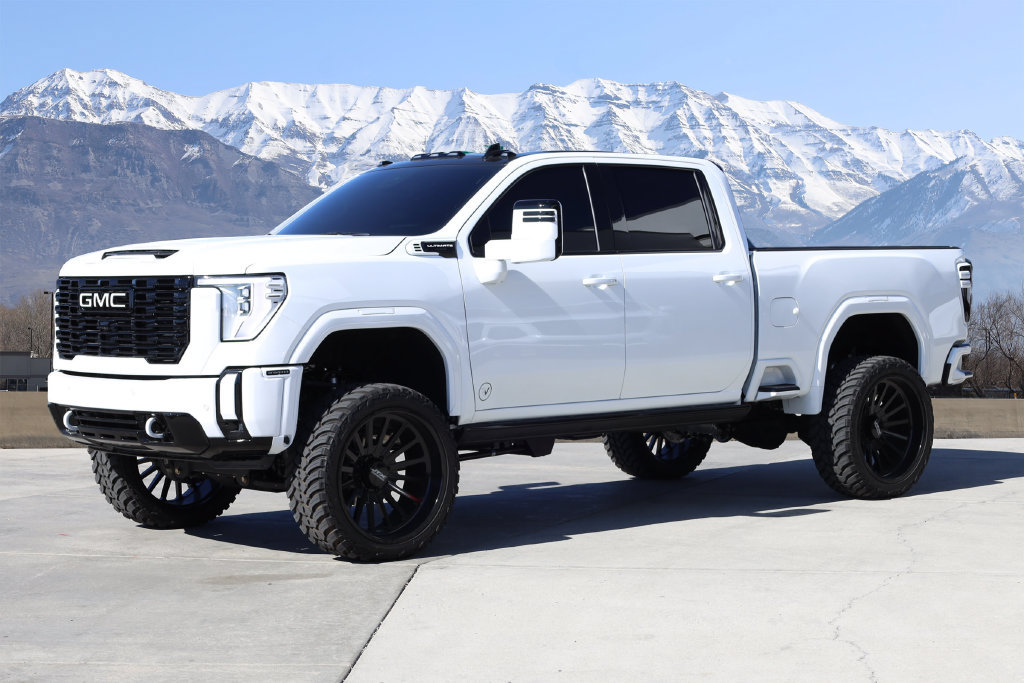 Used 2026 GMC Sierra 3500 Denali Ultimate AWD/4WD image 2