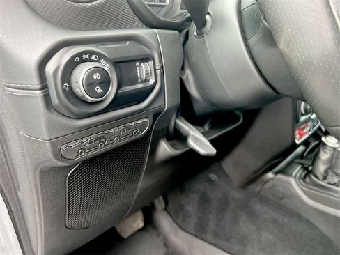 Used 2024 Jeep Gladiator Mojave w/ Safety Group image 16