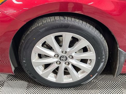 Certified 2019 Toyota Camry LE image 28