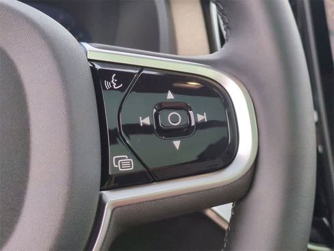 New 2026 Volvo XC90 B6 Plus image 17