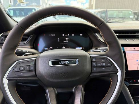 New 2026 Jeep Grand Cherokee Limited AWD/4WD image 15