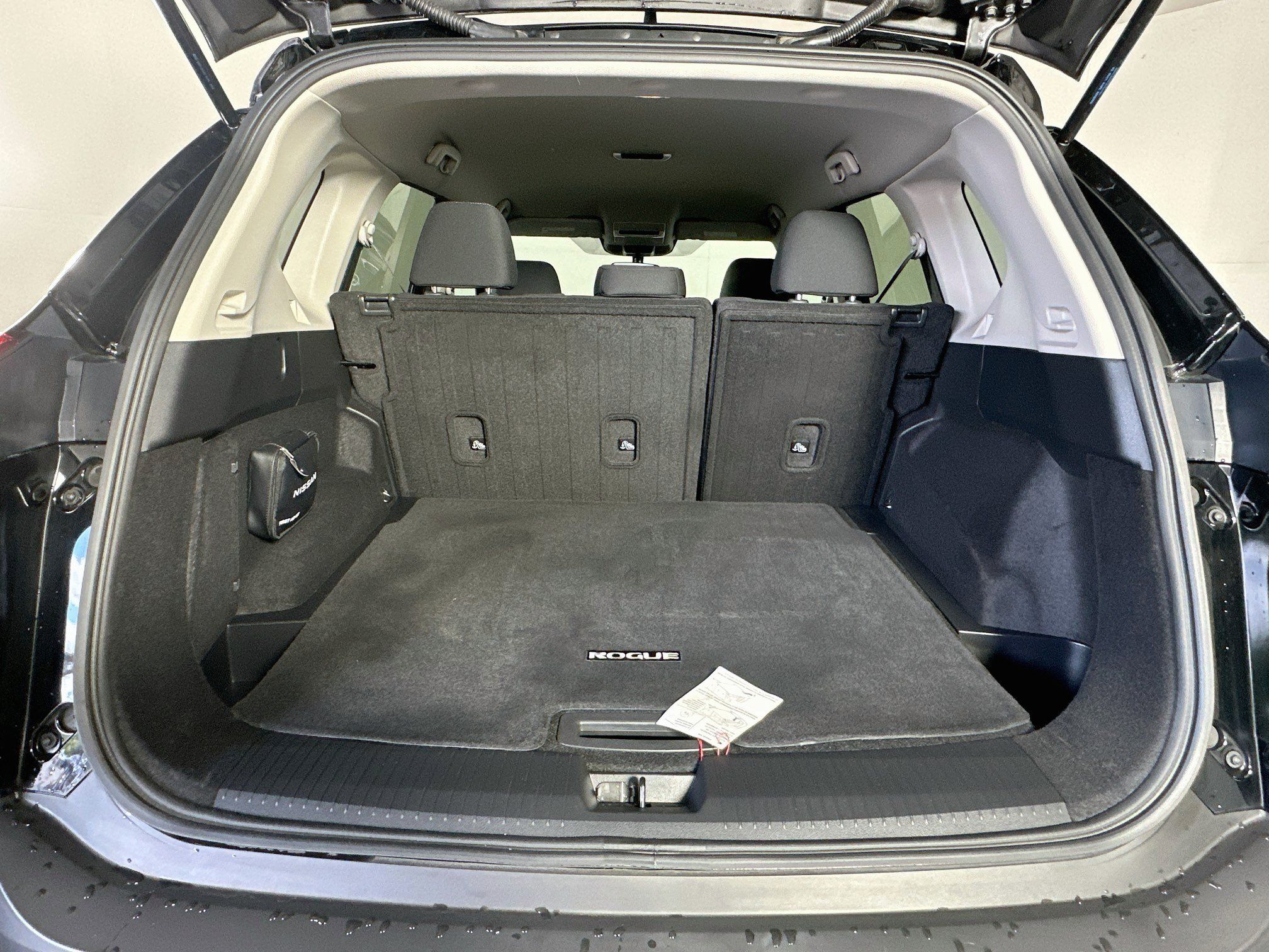 Used 2023 Nissan Rogue S FWD image 28