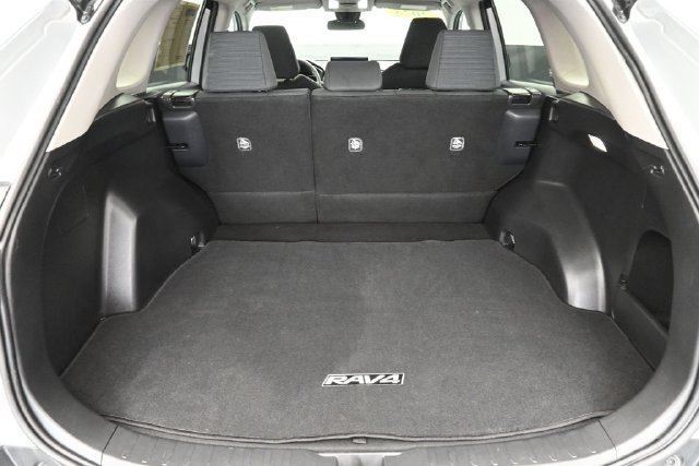 Used 2025 Toyota RAV4 LE AWD/4WD image 28