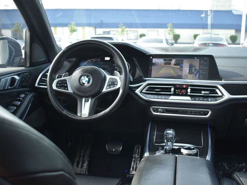 Used 2019 BMW X7 xDrive50i w/ M Sport Package image 2