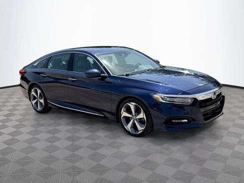 Used 2020 Honda Accord Touring image 4