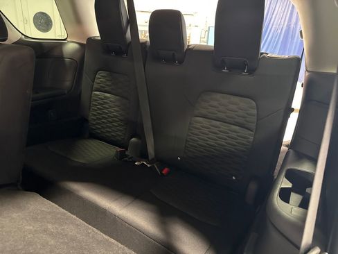 Used 2025 Nissan Pathfinder SV AWD/4WD image 39