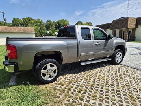 Used 2013 Chevrolet Silverado 2500 LT w/ Z71 Appearance Package AWD/4WD image 5