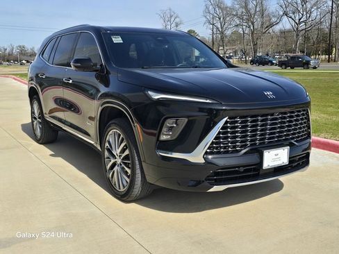 Used 2025 Buick Enclave Avenir w/ Trailering Package, 5000 lbs. image 7