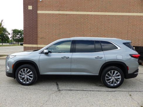 Used 2026 Buick Enclave Preferred w/ LPO, Floor Liner Package FWD image 5