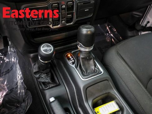 Used 2023 Jeep Gladiator Sport image 12